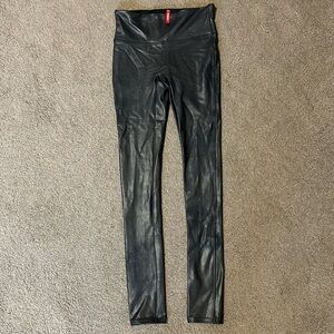 Spanx Wash Faux Leather Leggings. NWT. Black. Size XS
